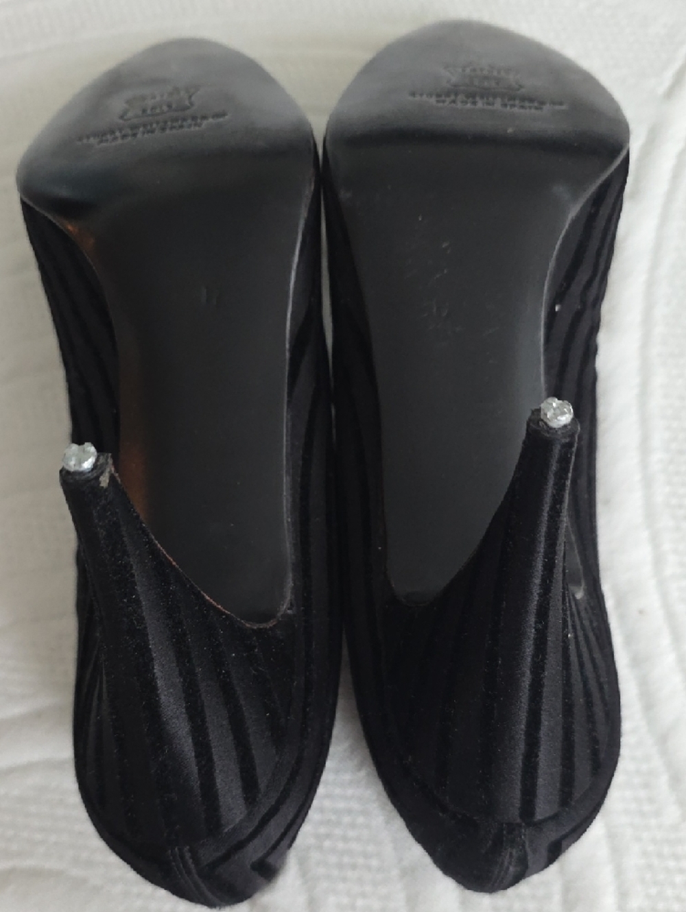 Stuart Weitzman Black Ribbed Pointed-Toe Pumps - Picture 6 of 8